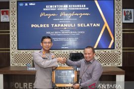 Polres Tapsel terima penghargaan dari Kementerian Keuangan