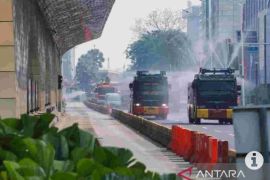 DKI kerahkan 20 mobil damkar atasi polusi udara