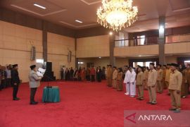 Dolly Pasaribu lantik sejumlah pejabat Tapsel, berikut nama-namanya