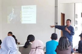 AJI Kediri edukasi jurnalistik ke lembaga kursus