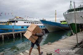 Transportasi antarpulau Banggai Bersaudara Page 1 Small