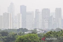 Kualitas udara Jakarta kembali memburuk di Minggu pagi