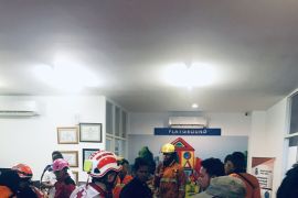 BPBD evakuasi 10 korban kebakaran Asrama BBPMP ke rumah sakit