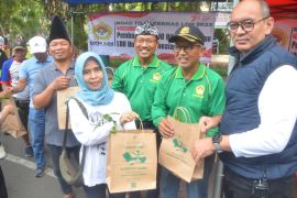 LDII Jatim bagikan 5.000 bibit tanaman
