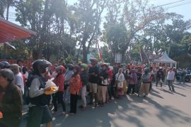 Bulog Kediri salurkan beras hingga pengecer untuk operasi pasar