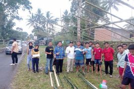 Pj Wako Payakumbuh Rida Ananda Turun tinjau salah satu gorong-gorong yang dalam pengerjaan