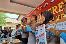 Polisi tangkap pengedar ganja simpan barang bukti di kontrakan orang tua