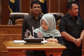 Bupati dan Ketua DPRD Sleman meneken kesepakatan Raperda PAPBD 2023