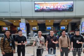 Kantor Imigrasi Kelas I TPI Jambi deportasi empat WNA China