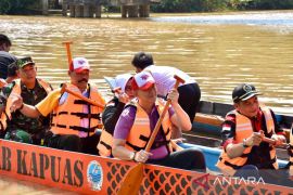 Legislator Kapuas apresiasi pelaksanaan lomba dayung "Besei Kambe"