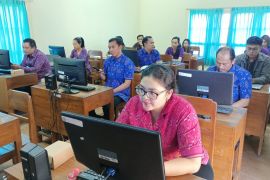 Dinas Kominfosanti Buleleng fasilitasi pelatihan TIK untuk guru SD