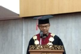 Sekda hadiri wisuda diploma III Akademi Kebidanan Langkat