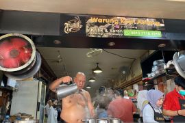 Kopi Asiang Pontianak, cara bertahan di tengah gempuran kafe