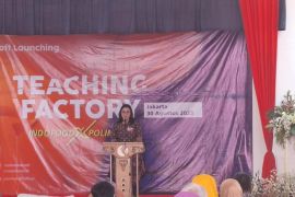 Polimedia bersama  Indofood bangun "teaching factory" teknologi pengemasan