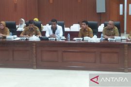 Pembayaran jasa nakes RSUD Haulussy sesuai perintah  direktur