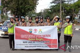 Polwan Bangka Tengah gelar aksi simpatik tertib lalu lintas