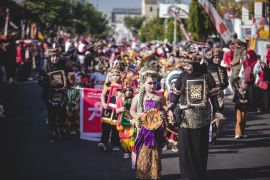 Tanamkan cinta budaya dan nasionalisme sejak dini melalui karnaval di Jember