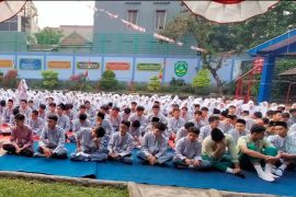 Kemenag DKI tunggu DPRD soal madrasah gratis