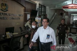 Rektor UNS diperiksa Kejati Jateng terkait dugaan korupsi