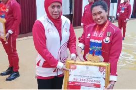 Khofifah beri penghargaan dan bonus untuk atlet ASEAN Para Games