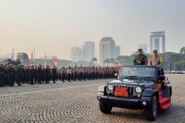 Kapolri dan Panglima TNI cek kesiapan pasukan pengamanan KTT ke-43 ASEAN di Jakarta