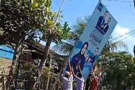 Partai Demokrat NTB turunkan baliho Anies - AHY