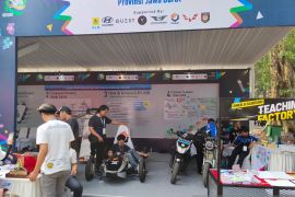 Swasta sampai anak SMK kampanyekan kendaraan listrik di ajang WJF 2023