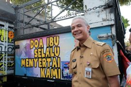 Gubernur Jateng minta warga Batang manfaatkan kawasan industri dan PLTU