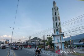 Penyelamatan menara masjid miring Page 3 Small