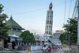 Penyelamatan menara masjid miring di Palu Page 2 Small