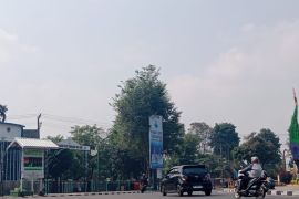 Warga Jambi diminta pakai masker akibat udara pagi tidak sehat