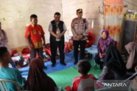 Mensos Risma beri dukungan psikologis korban rudapaksa Bojonegoro