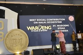 Waroeng Steak &amp; Shake mendapat penghargaan ekosistem halal di Indonesia