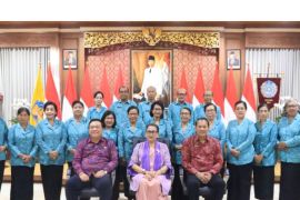 Putri Koster minta kader PKK Bali kawal upaya sejahterakan keluarga