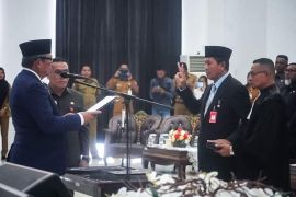 Bupati Malra minta Penjabat Sekda tingkatkan prestasi demi kemajuan daerah