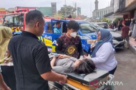 12 pegawai toko di Mal Lembuswana keracunan gas genset