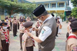 Wali Kota Jambi bagikan masker ke sejumlah sekolah cegah dampak kabut asap