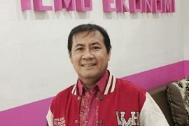 Naiknya harga minyak dunia berdampak pada ekonomi dan sosial