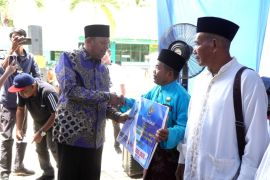Plt Bupati Langkat salurkan bantuan JKN kepada 4.476 warga