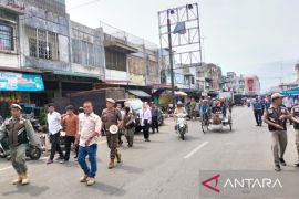 Satpol PP Padangsidimpuan imbau PKL di Jalan Thamrin