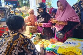 Bulog dan Pemkab Situbondo gelar pasar pangan murah stabilisasi harga
