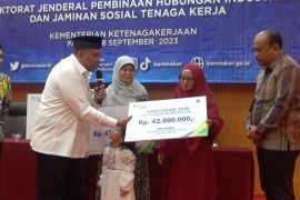 Wamenaker buka kegiatan edukasi program BPJS Ketenagakerjaan bagi BPU di Padang