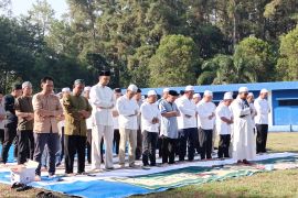 Karyawan PT AM Intan Banjar shalat istisqa, masyarakat diminta simpan air