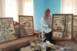 Dekranasda Mukomuko tampilkan kerajinan berbahan pelepah pisang