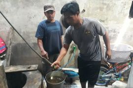 Tim ITS lakukan uji geolistrik air bercampur minyak di Kediri