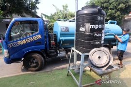 Bantuan air bersih terdampak sumur tercemar