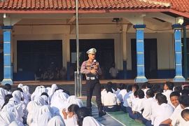 Polres Metro Depok sosialisasi 'Police goes to school' di SMPN 2