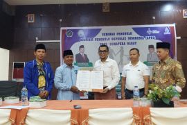 Peradi Padang dan APRI Wilayah Sumbar teken kerja sama