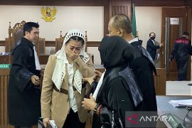 Hasnaeni "Wanita Emas" divonis 5 tahun penjara