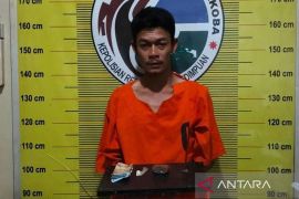 Polres Padangsidimpuan tangkap pria isap ganja di warung